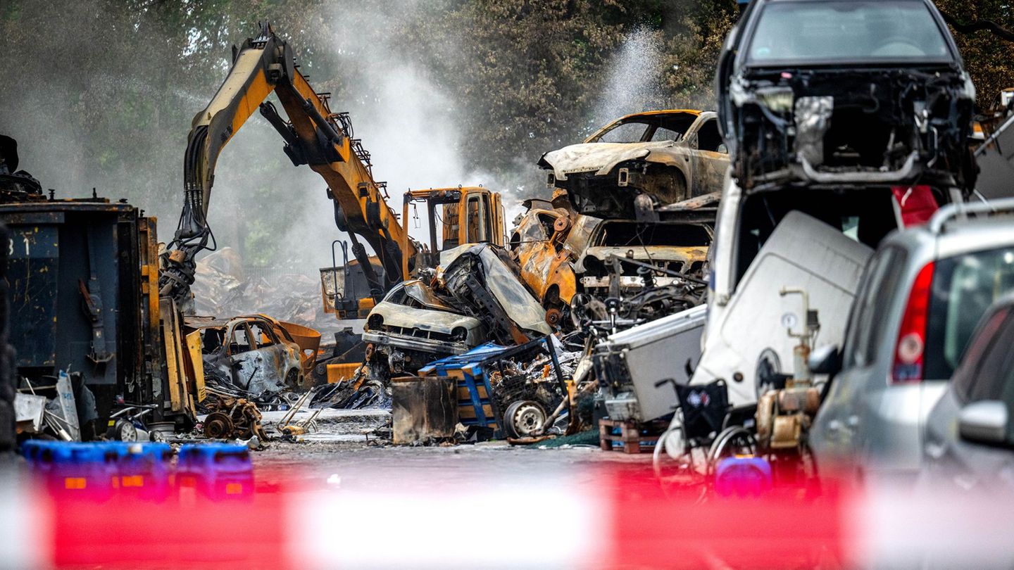 Brände: A28 nach Großbrand wieder freigegeben