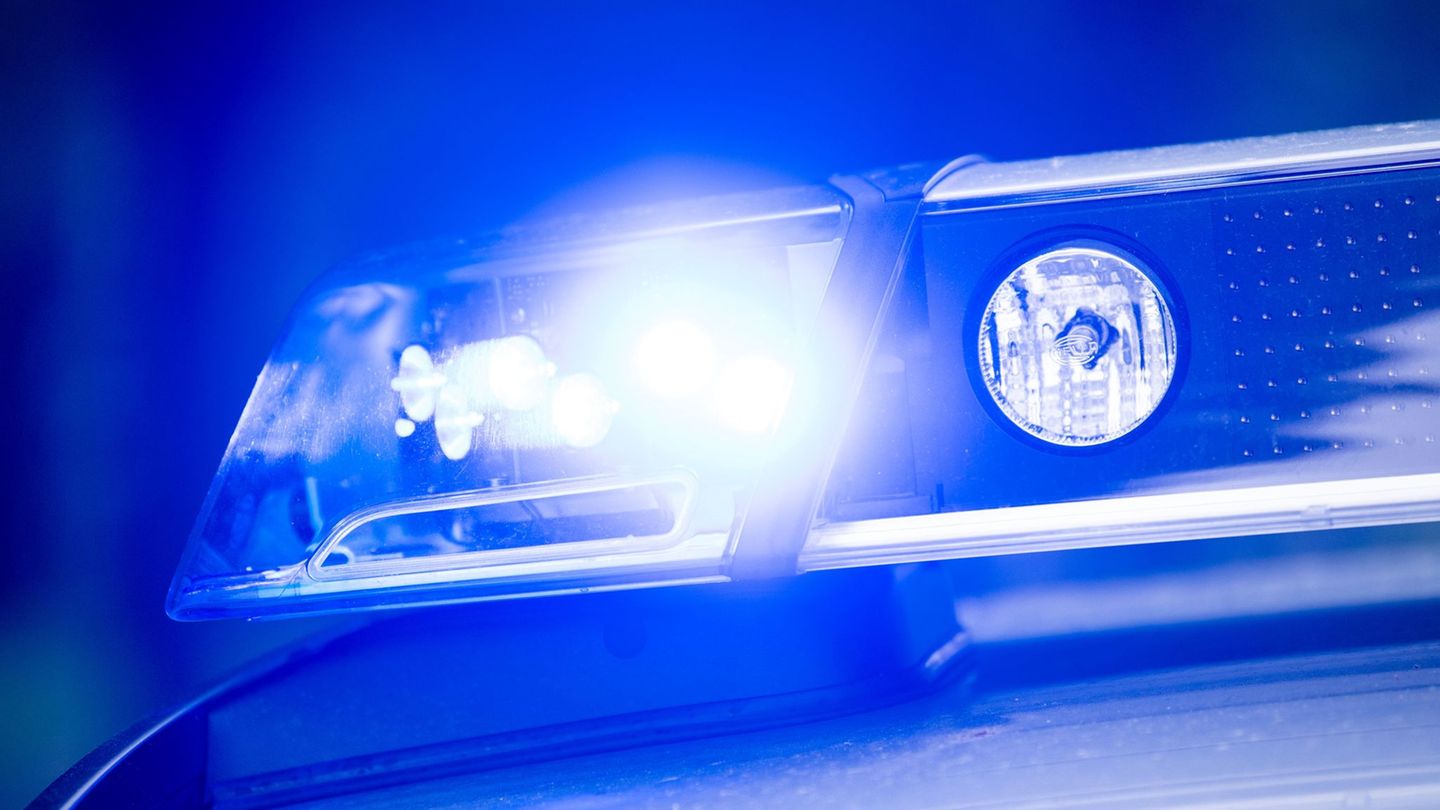 Notfälle: Salzsäure auf Betriebsgelände ausgelaufen – Anwohner gewarnt