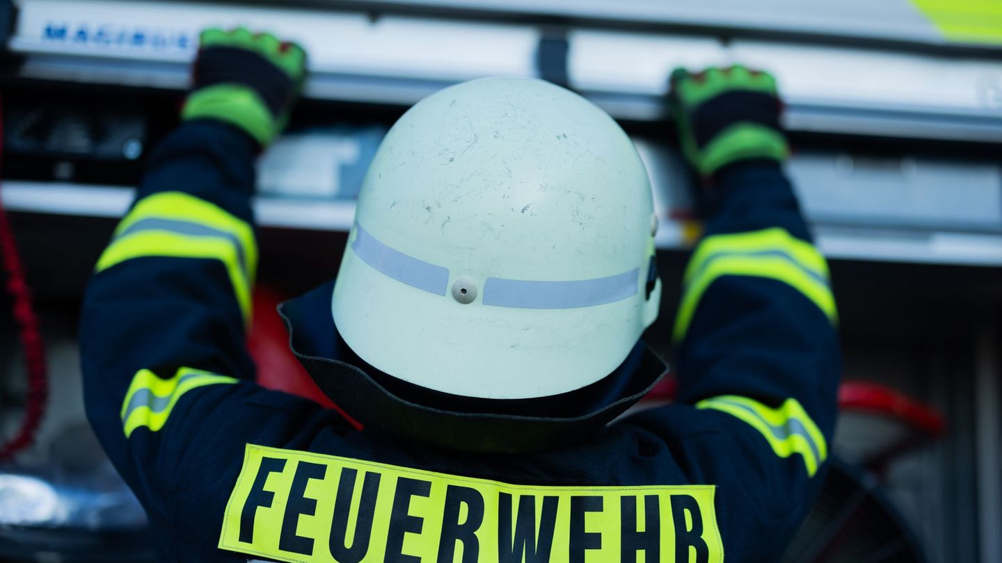 Brände: Fünf Menschen bei Brand verletzt – Wohnhaus unbewohnbar