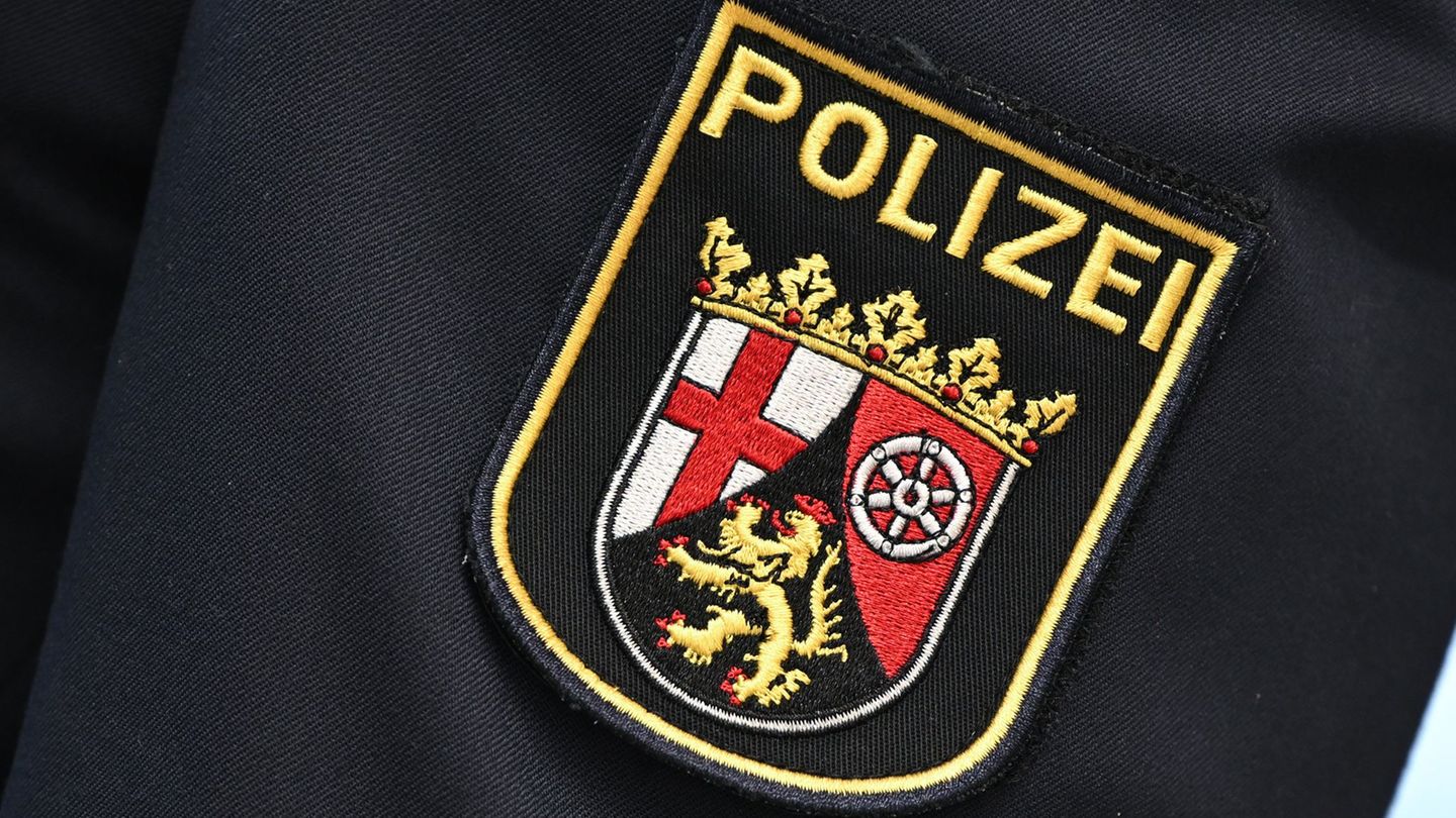 Kriminalität: Autorennen auf der A1? Polizei sucht Zeugen