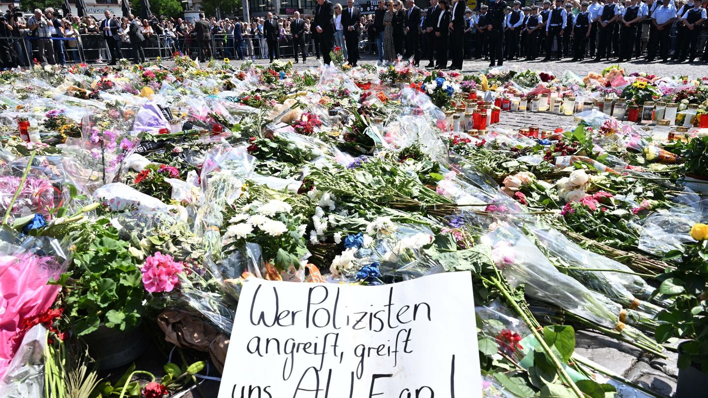 Messerattacke auf Marktplatz: Mannheim erinnert an vor einem Jahr getöteten Polizisten