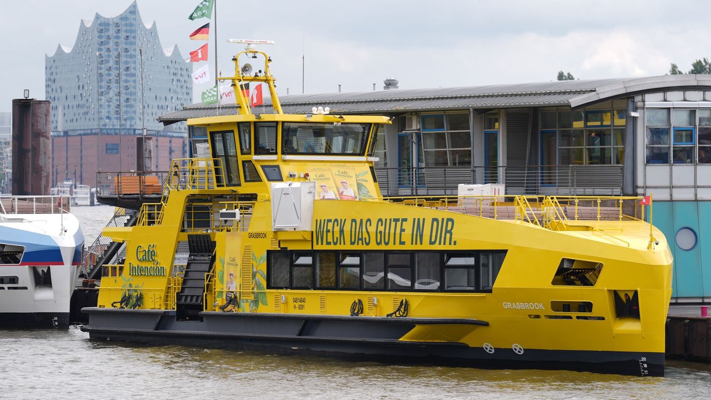 Klimafreundliche Schifffahrt: Dritte Hybridfähre in Hamburg eingetroffen