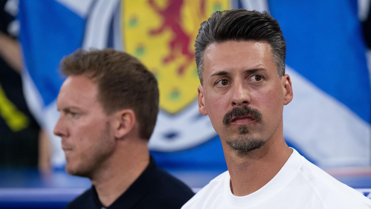 Vertrag bis 2028: Kracher in Augsburg: Sandro Wagner wird neuer Trainer