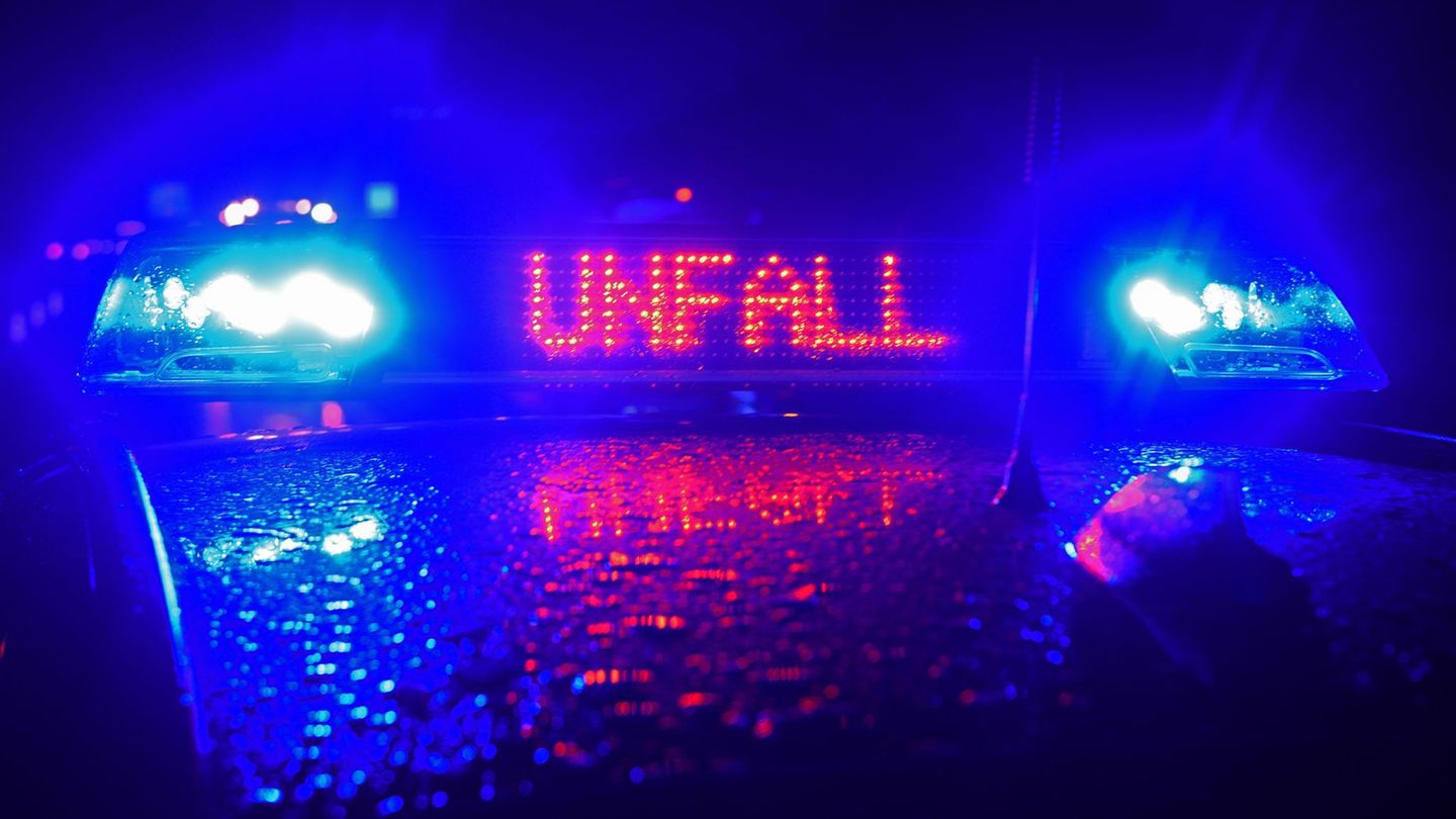 Unfall: 21 Jahre alter Motorradfahrer überrollt und tödlich verletzt