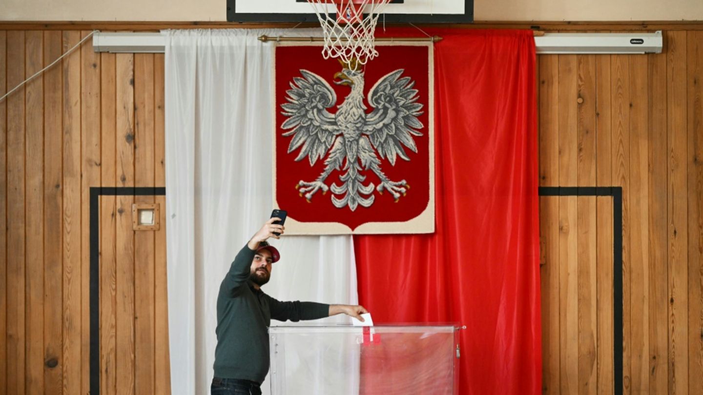 Richtungsweisende Stichwahl: Polen wählen nächsten Präsidenten