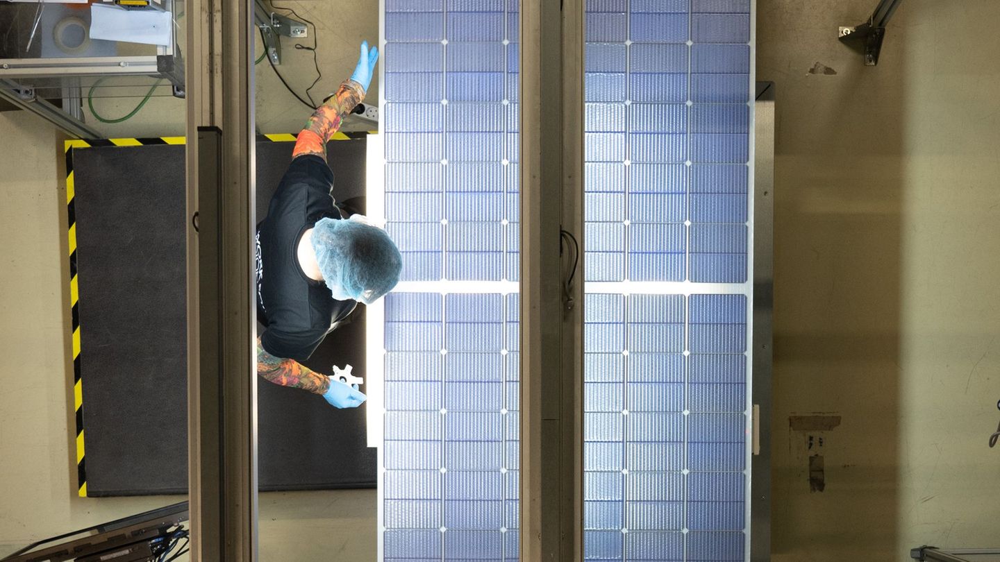 Solar: Trotz Insolvenz: Betrieb bei Meyer Burger soll weiter laufen
