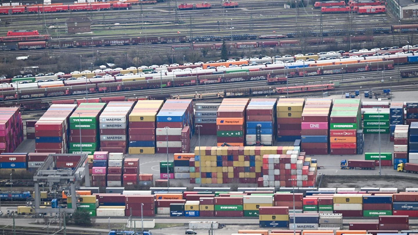US-Zollpolitik: Umfrage: Industrie rechnet mit weniger Exporten in die USA