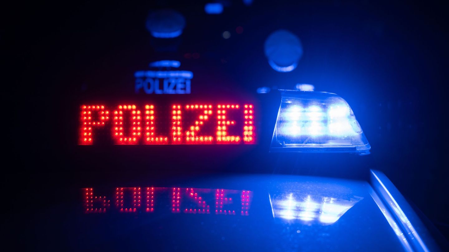 Kriminalität: Aktivisten versuchen Axel-Springer-Druckerei zu blockieren