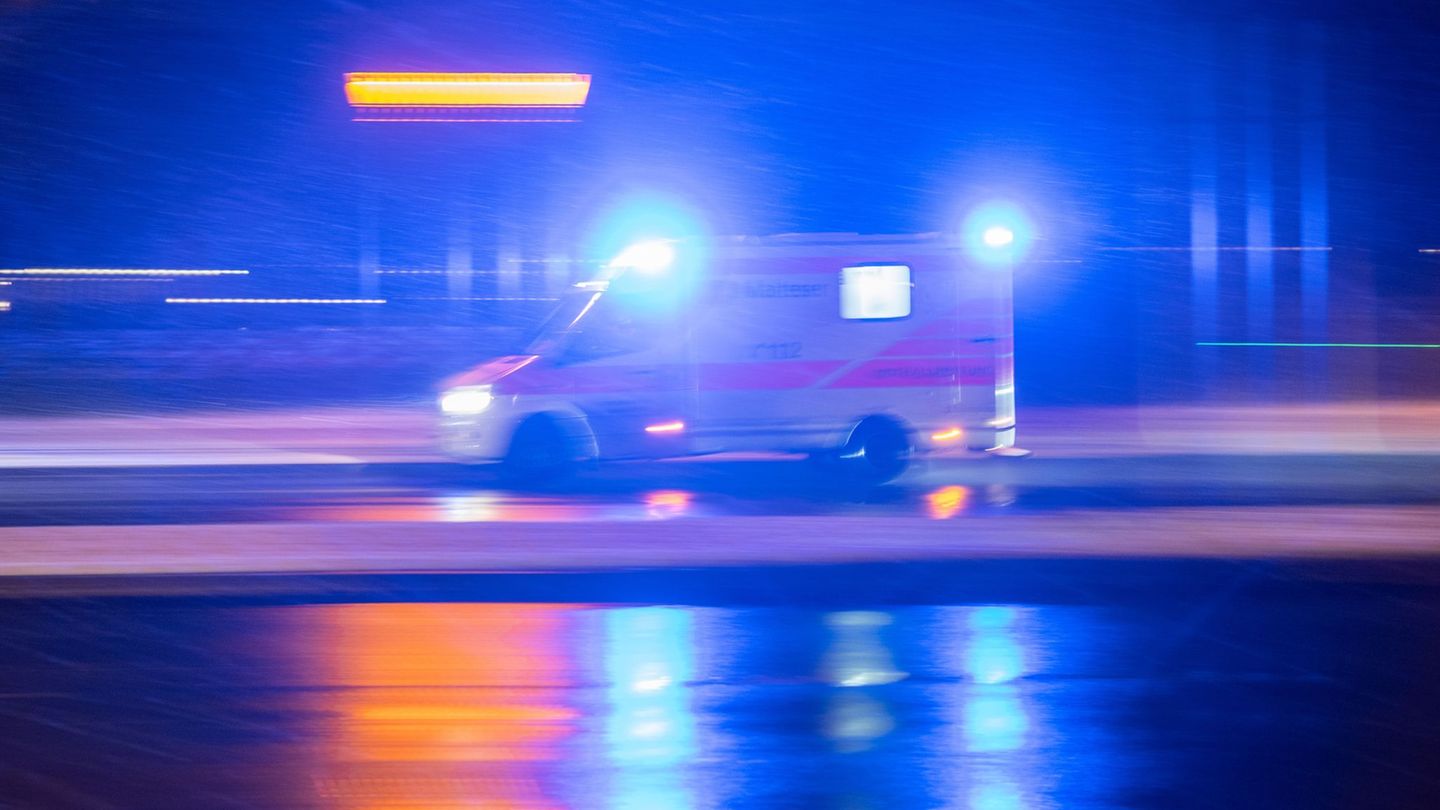 Ohne Fahrerlaubnis: Unfall: 17-Jähriger betrunken am Steuer – Mehrere Verletzte
