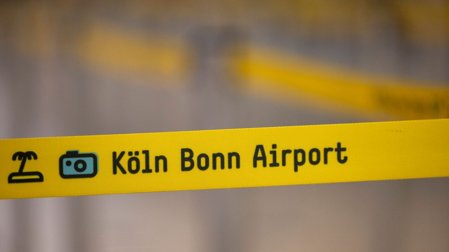 Technischer Defekt: Gepäcksortieranlage an Flughafen kaputt – verpasste Flieger