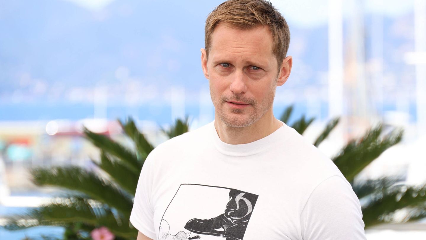 Alexander Skarsgård: Der „Sexiest Man Alive“ über eine Nacktszene ohne Penis
